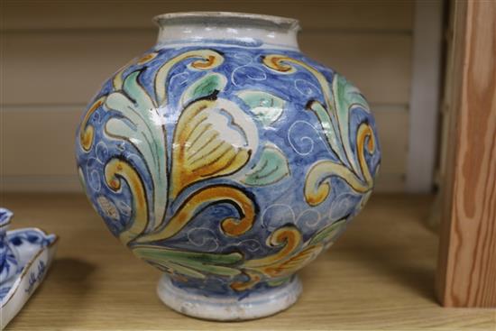 An 18th century Italian maiolica jar